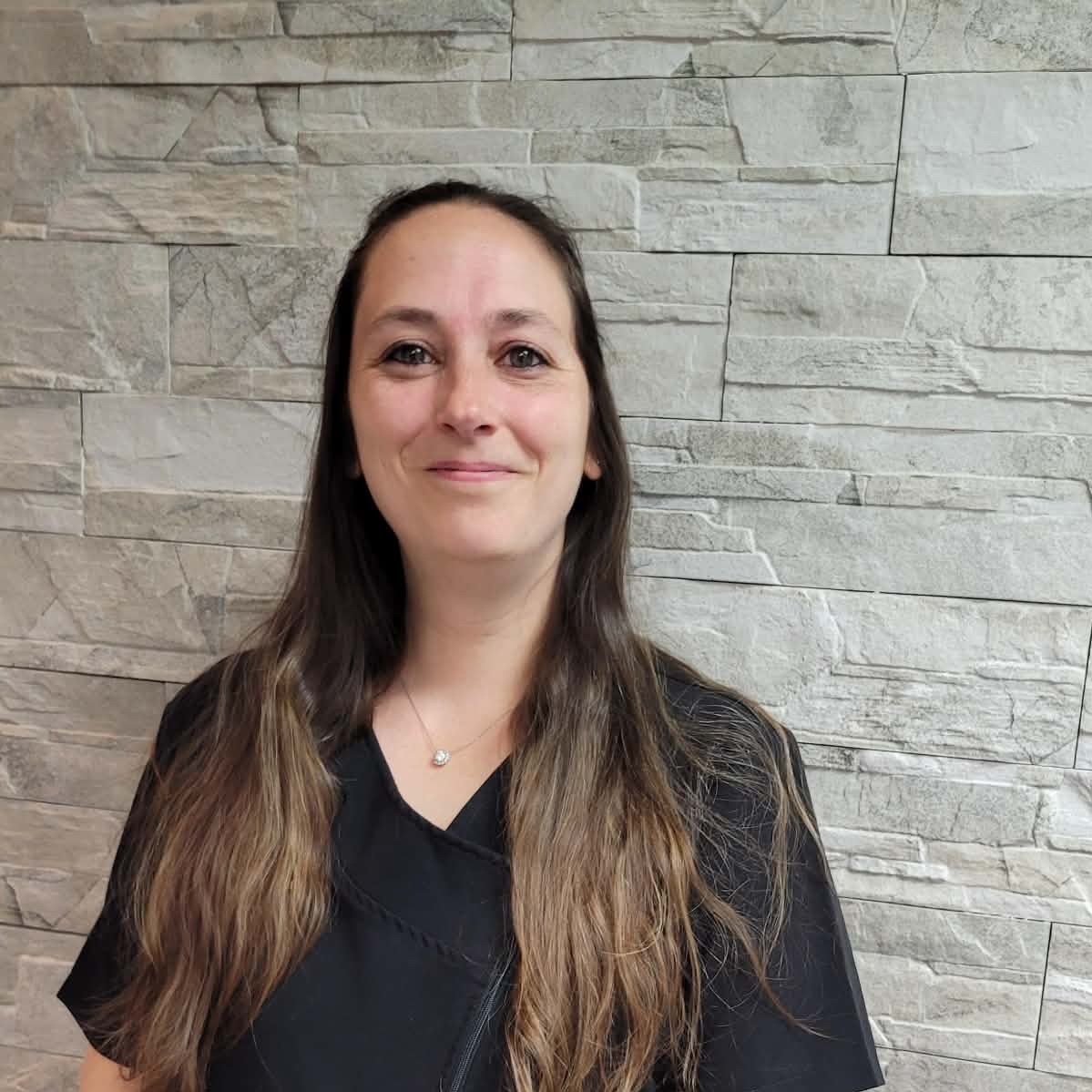 Karine Lefebvre, assistante dentaire